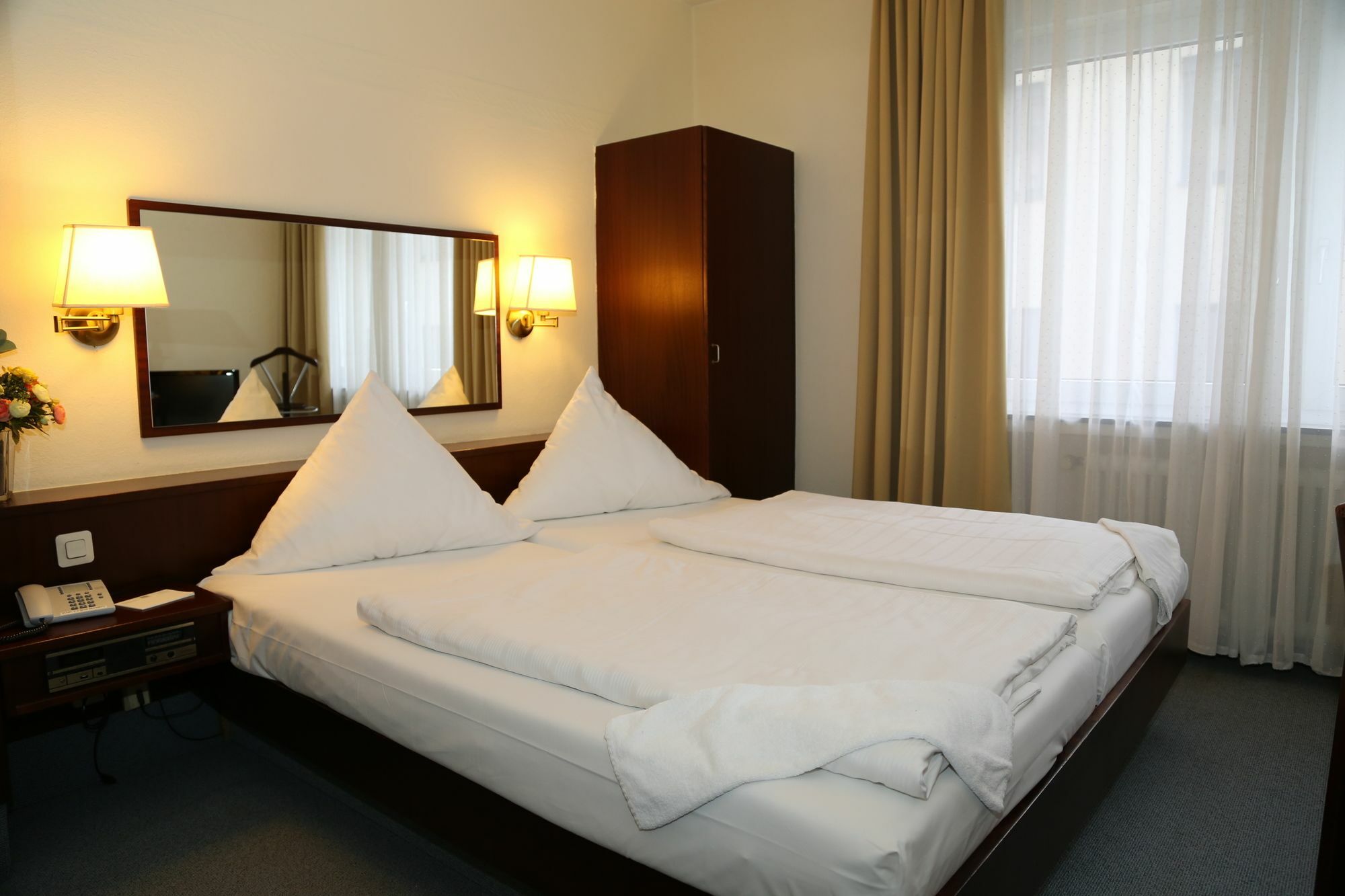 Hotel Loehndorf บอนน์ ภายนอก รูปภาพ